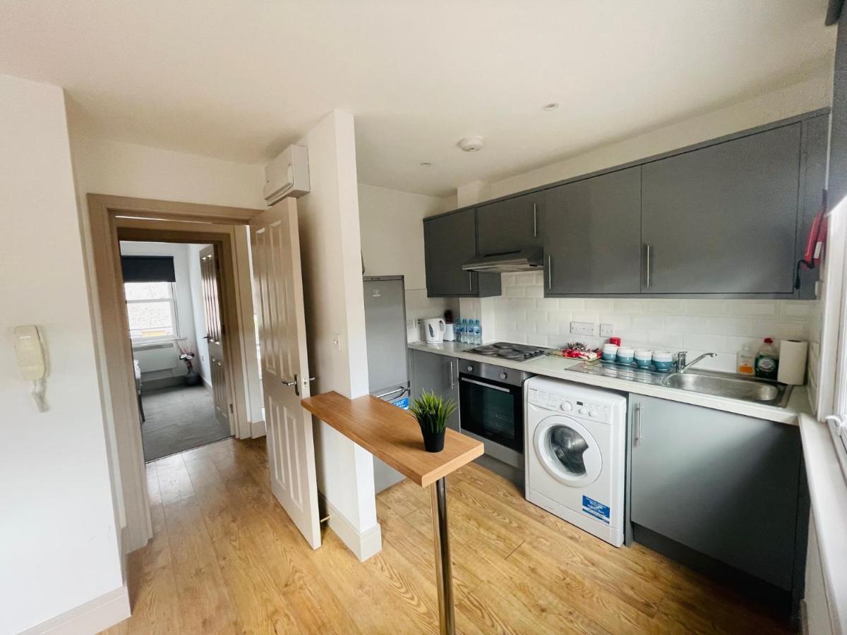 Lovely 1 Bedroom Apartment In Лондон Экстерьер фото