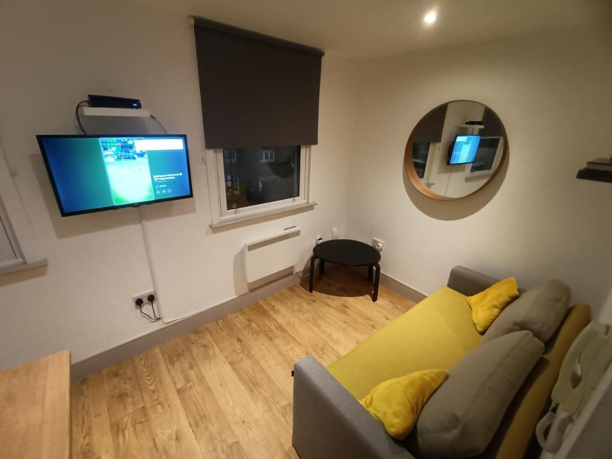 Lovely 1 Bedroom Apartment In Лондон Экстерьер фото
